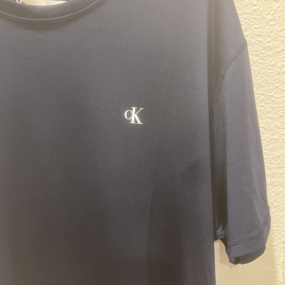 NEW Calvin Klein~XXL~Swimwear Navy Blue T-Shirt UPF40+ Mens Short Sleeve - Picture 2 of 11
